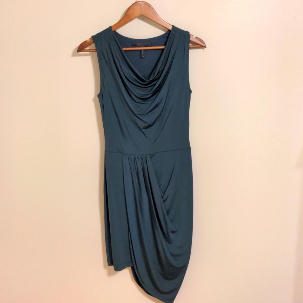 BCBG maxazria green dres